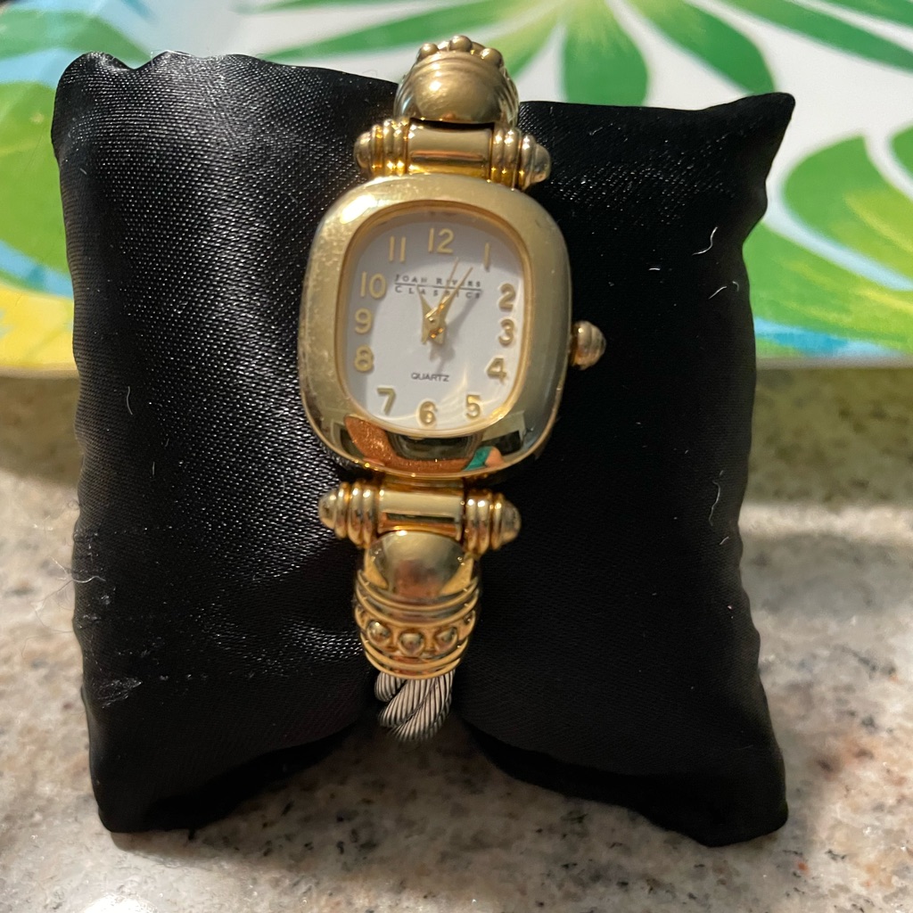 Pre Owned Joan Rivers Watch! Beautiful Condition Needs Battery